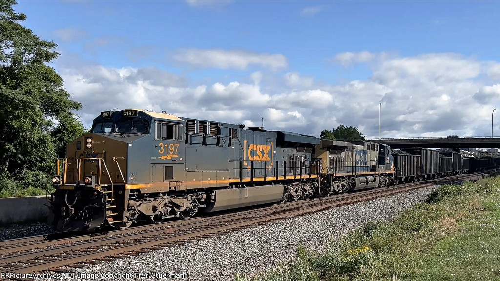 CSX 3197 leads B157.